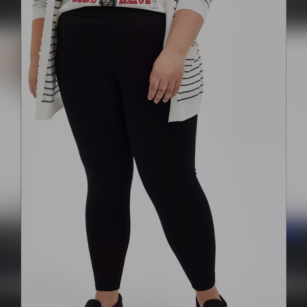 Torrid Plus Size Goth Fairy Black Sparkle Ponte Stretch Comfy Leggings Size 2X